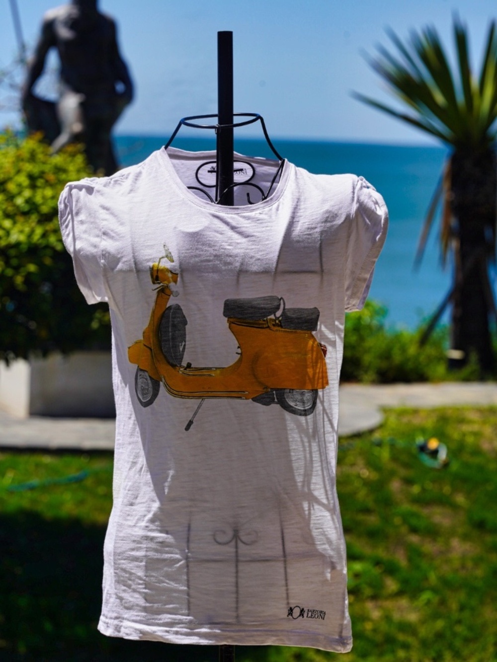 Sartoria Leoni Italian Scooter Graphic Tee – White, Size Small